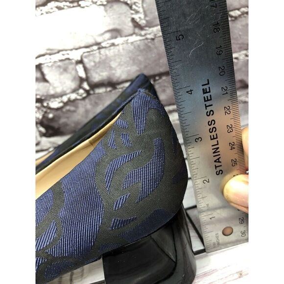 Karl Lagerfeld PARIS Charee Navy Black Floral Fabric Block Heels Women Sz 8M US - Picture 9 of 16